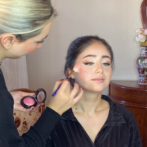 Kübra Yüce Make Up Artist1