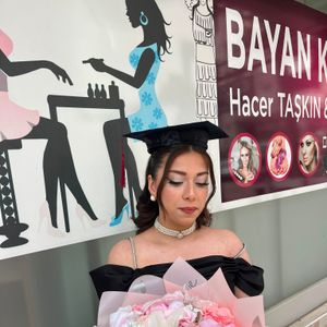 Hacer Taşkın Bayan Kuaförü5